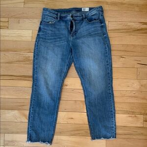 Mid-Blue Cropped Women’s Jeans — Slim Ankle Fit